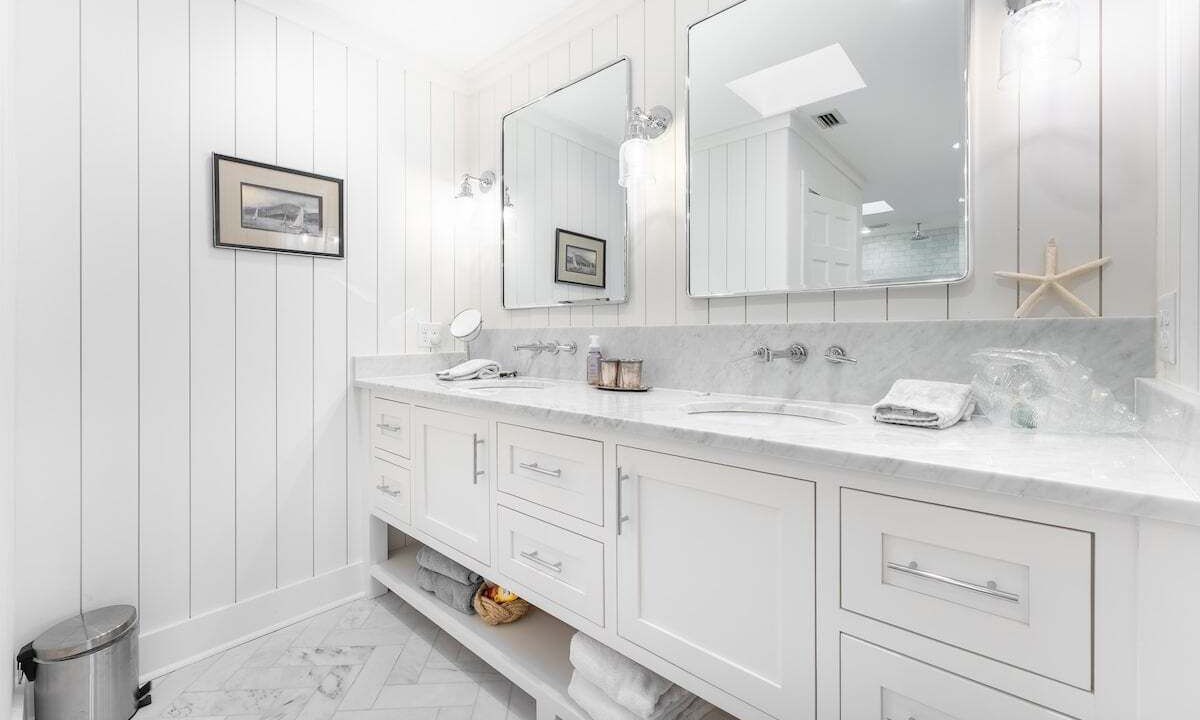 Photo of Bathroom in King City
