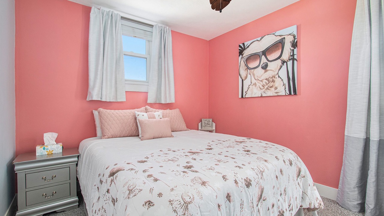 Photo of Bedroom in Lakeside