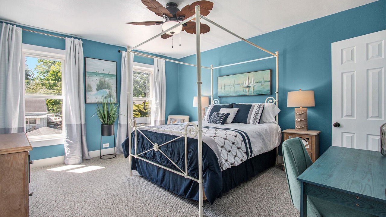 Photo of Bedroom in Lakeside