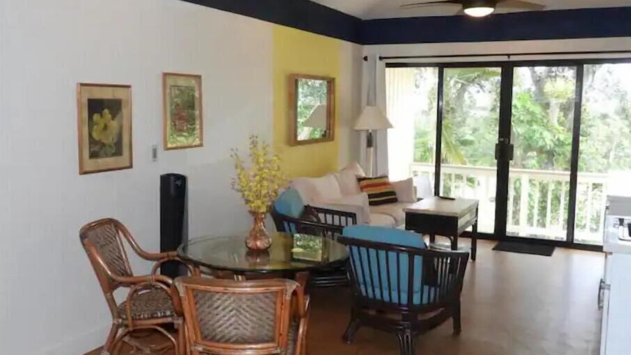 Photo of Livingroom in Queen Emmas Bluffs
