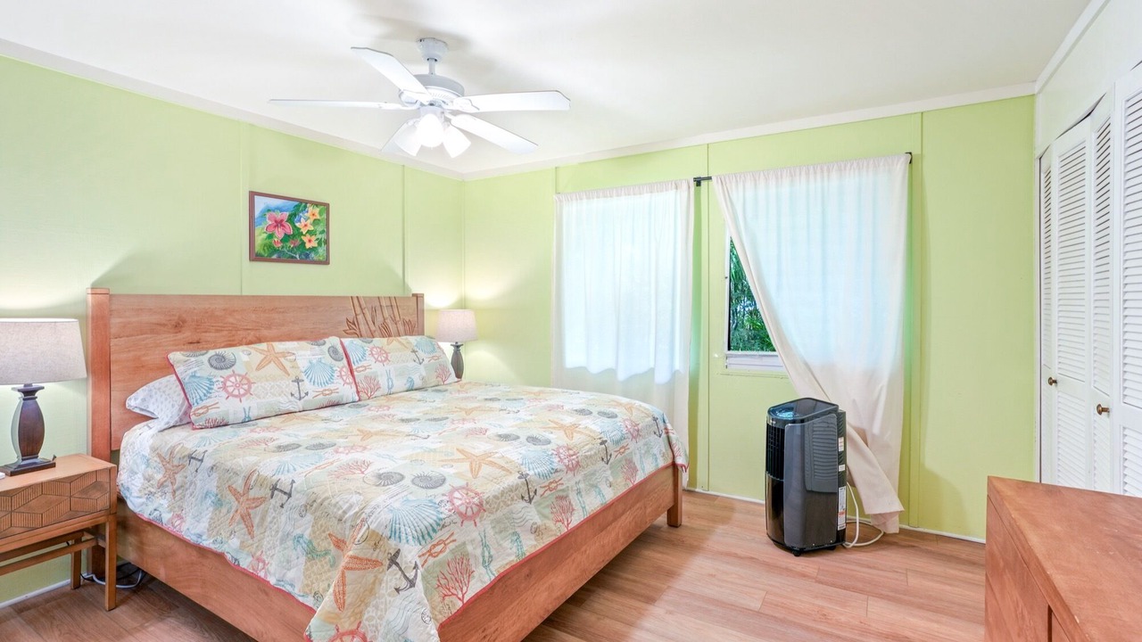 Photo of Bedroom in Queen Emmas Bluffs