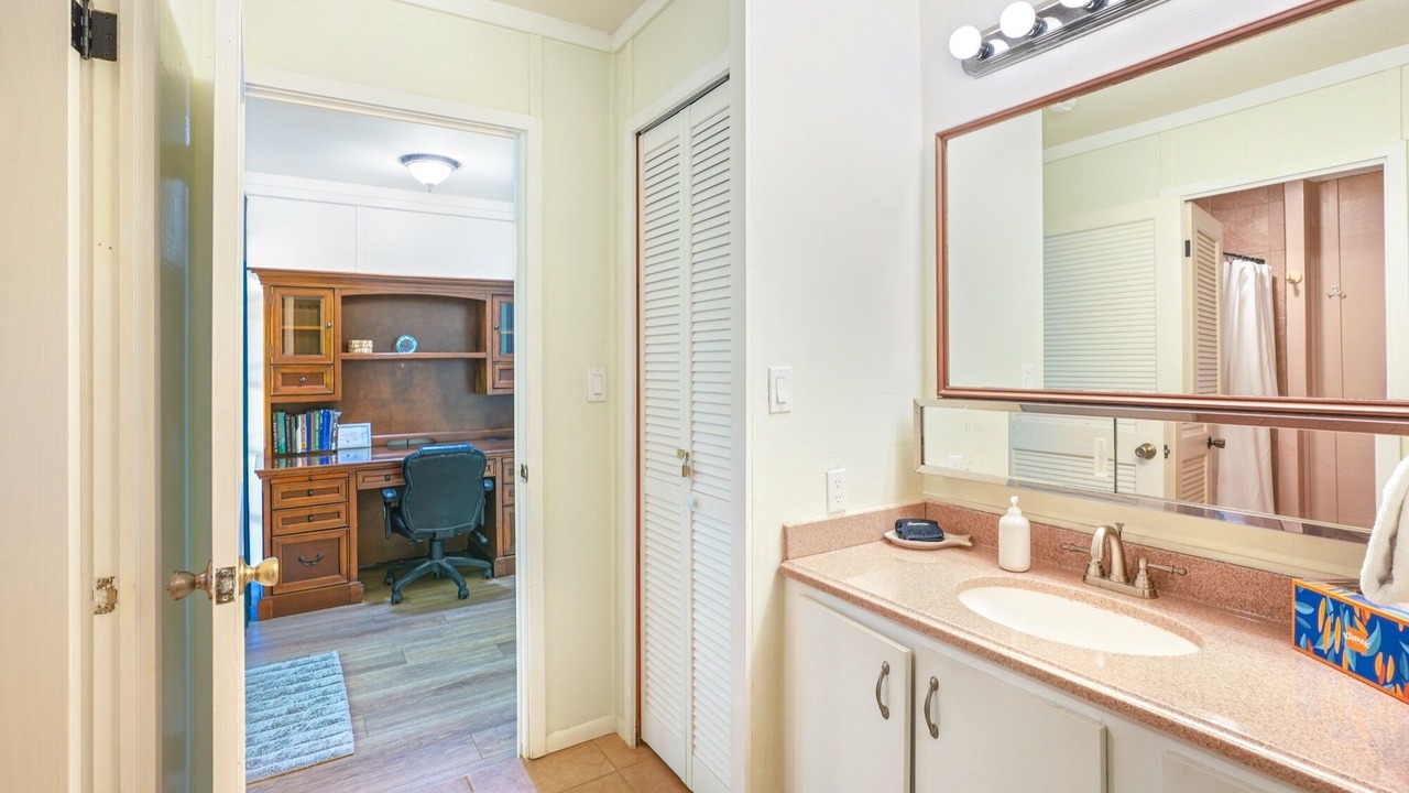 Photo of Bathroom in Queen Emmas Bluffs