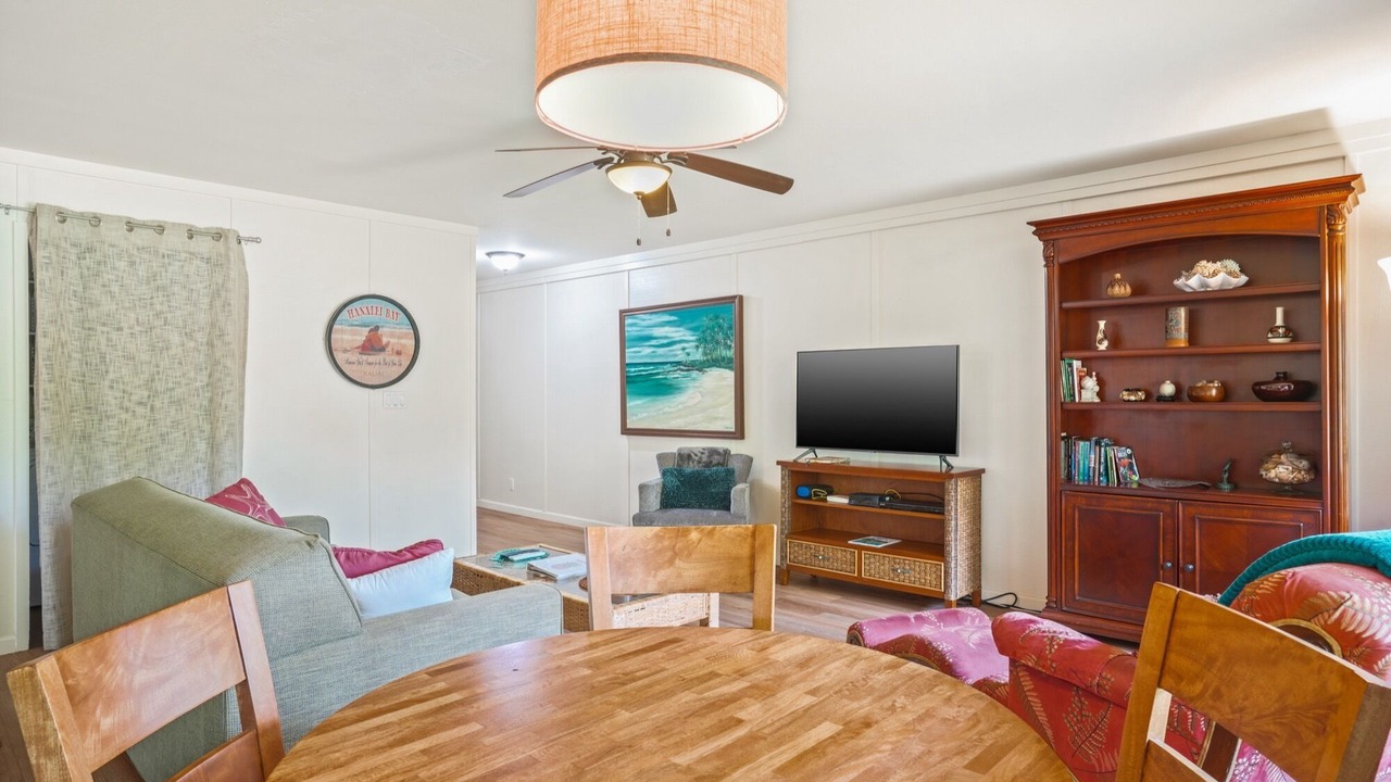 Photo of Livingroom in Queen Emmas Bluffs