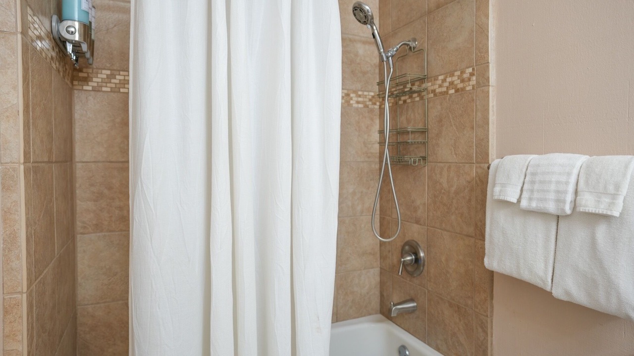 Photo of Bathroom in Queen Emmas Bluffs