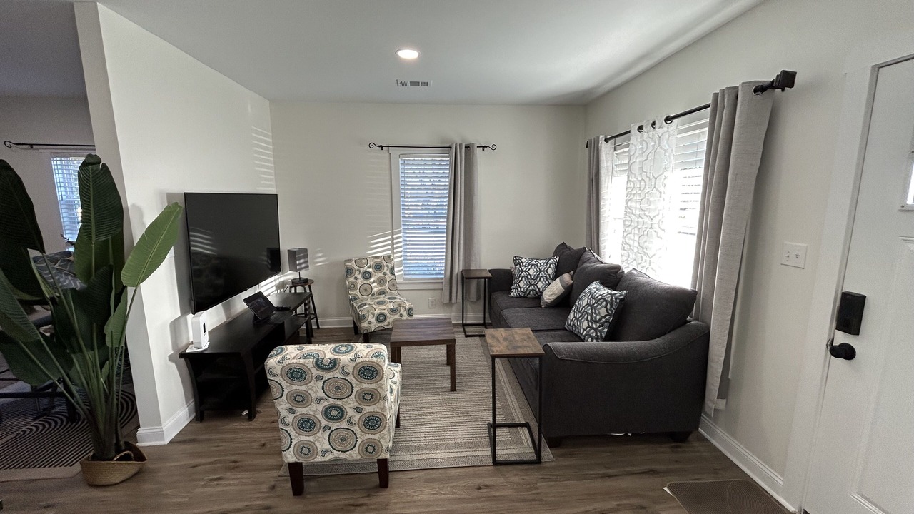Photo of Livingroom in Lawrenceville