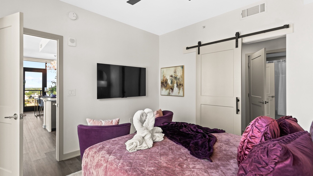 Photo of Bedroom in Peachtree Center