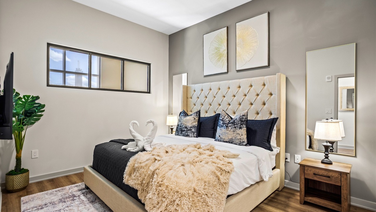 Photo of Bedroom in Peachtree Center