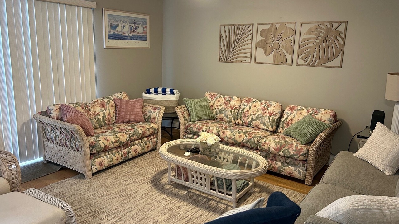 Photo of Livingroom in Heron Harbour Isle