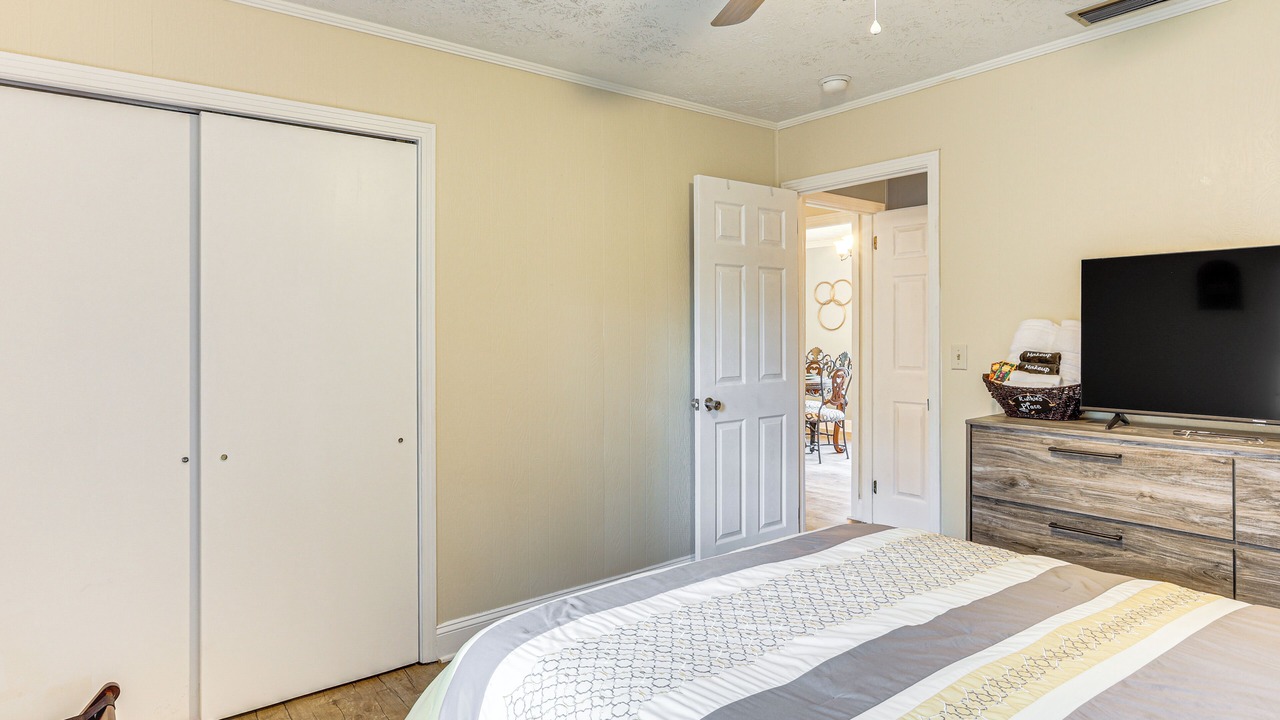 Photo of Bedroom in Waycross