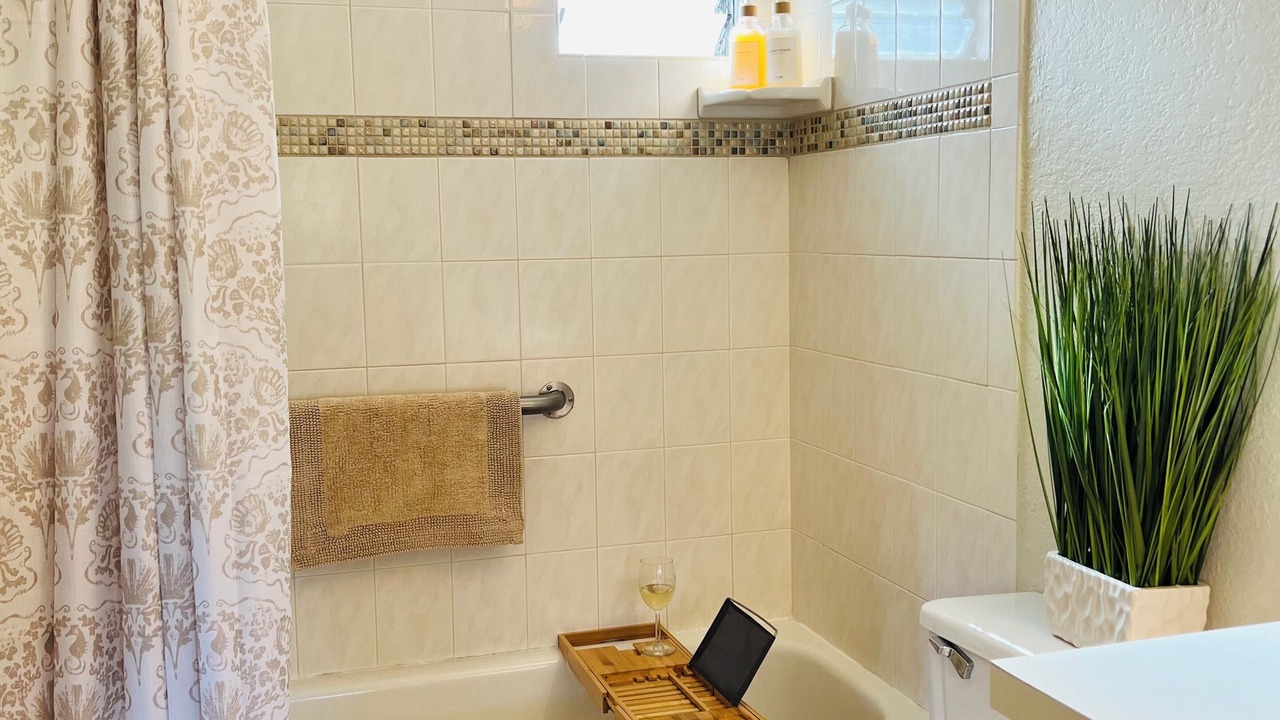 Photo of Bathroom in Kaiulani