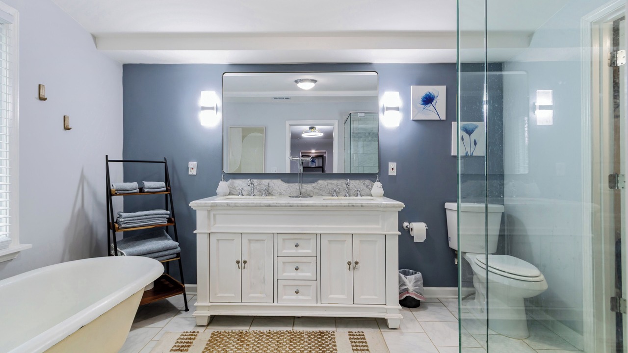 Photo of Bathroom in Roswell
