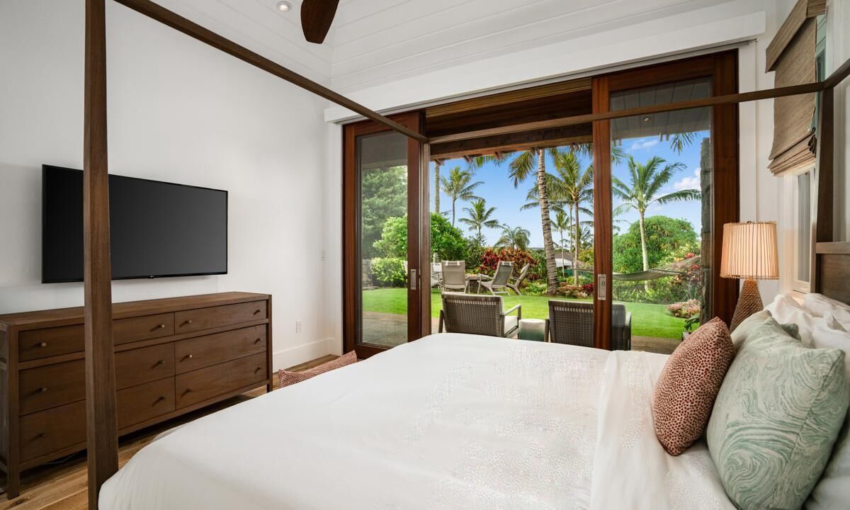 Photo of Bedroom in Poipu