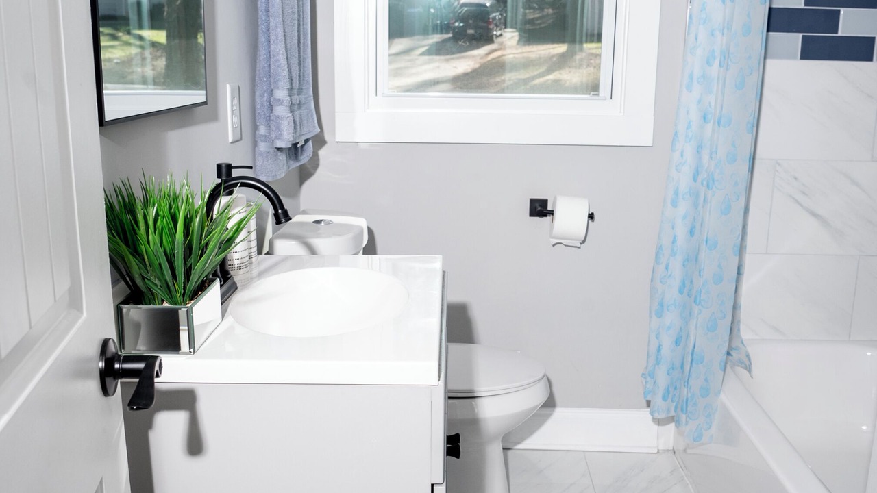 Photo of Bathroom in Southwestern