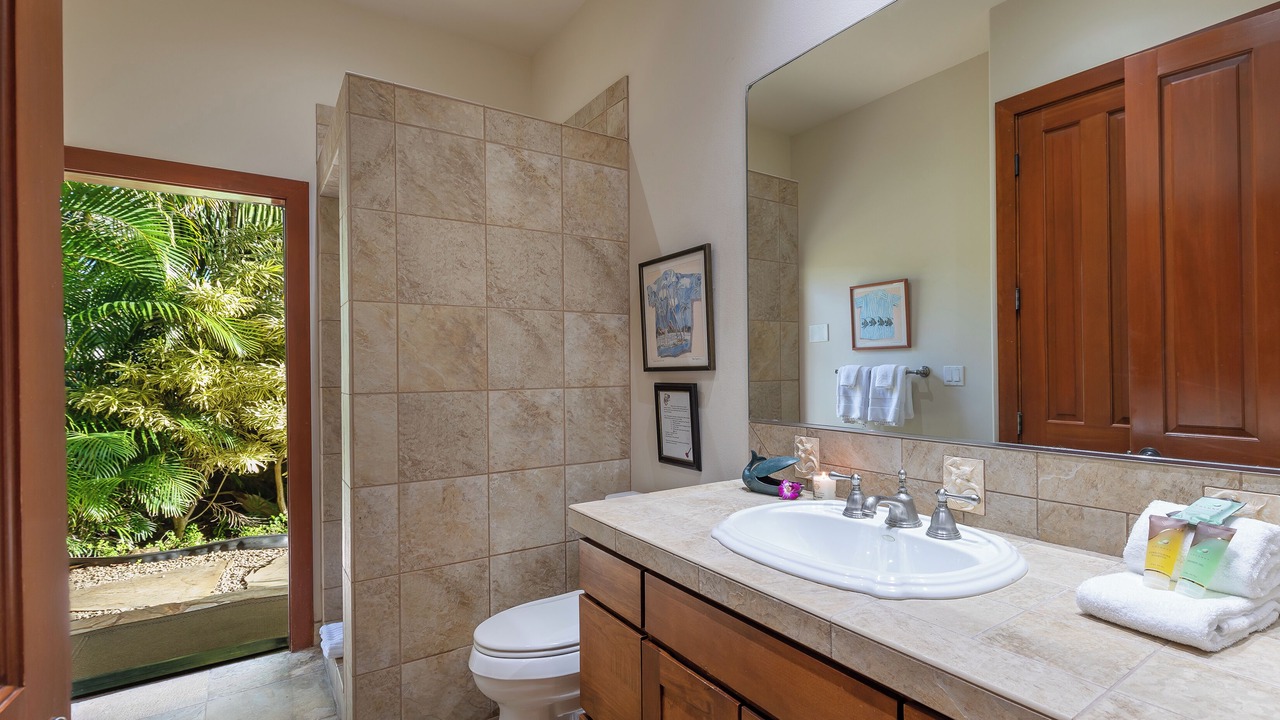 Photo of Bathroom in Poipu