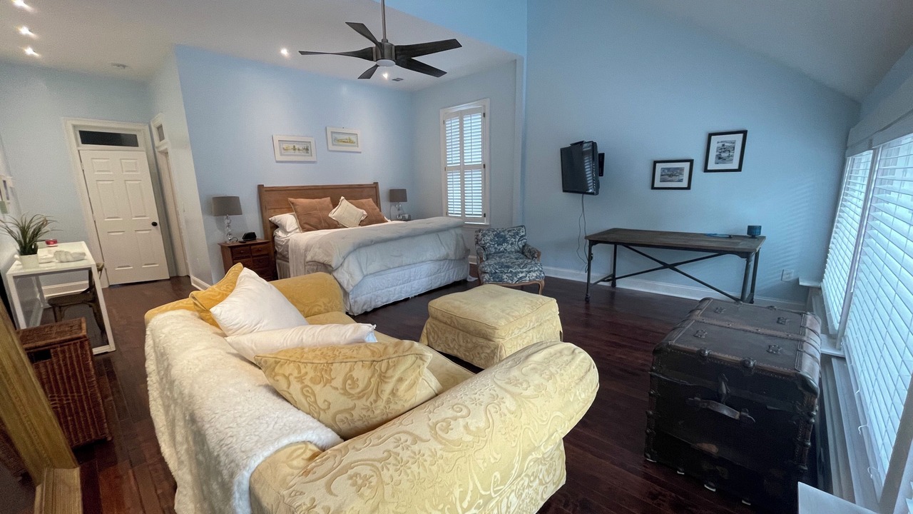 Photo of Bedroom in Midtown