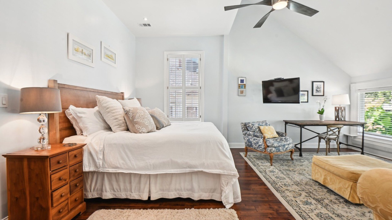 Photo of Bedroom in Midtown