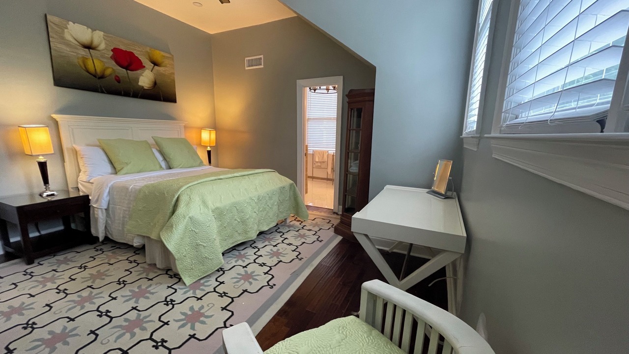 Photo of Bedroom in Midtown