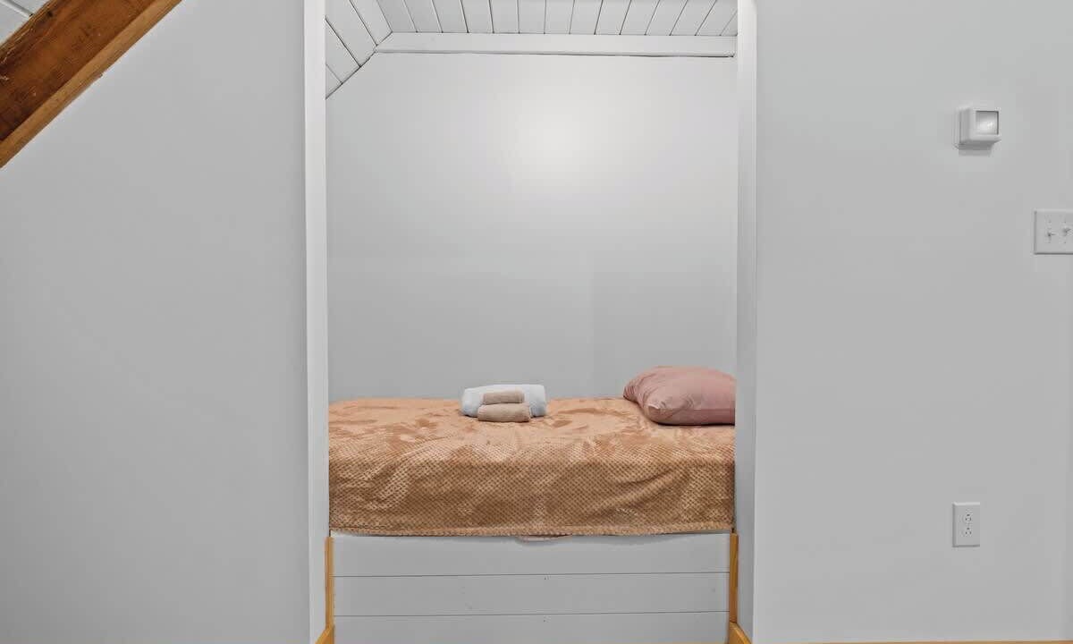 Photo of Bedroom in Old Fort