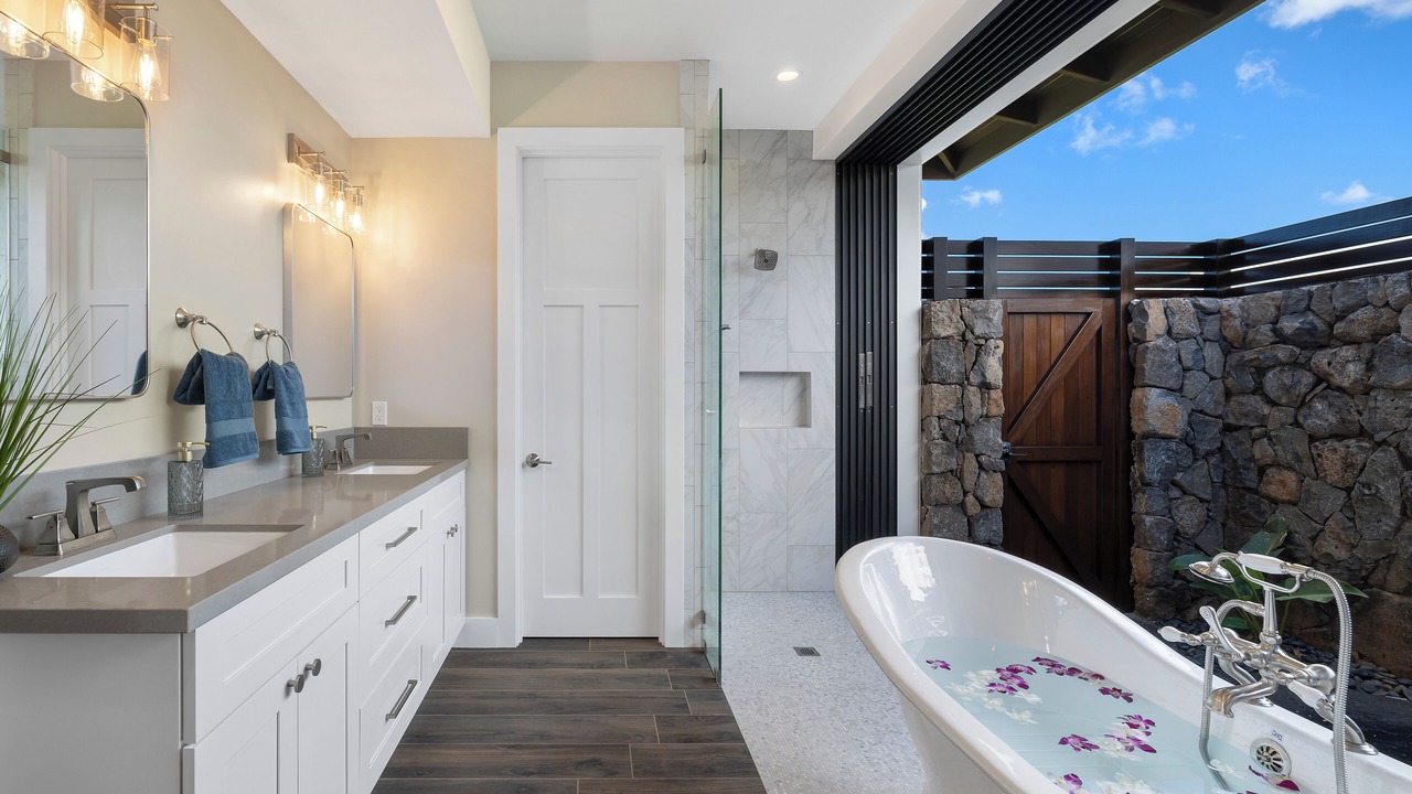 Photo of Bathroom in Poipu