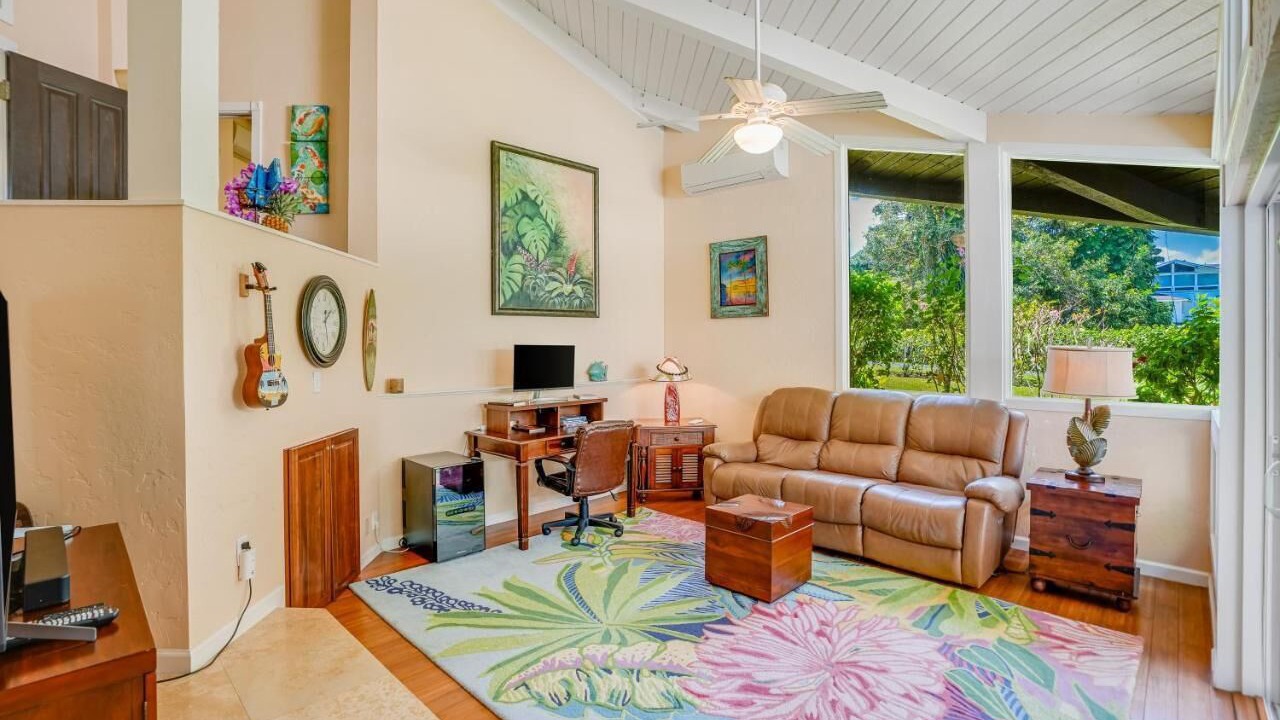 Photo of Livingroom in Princeville