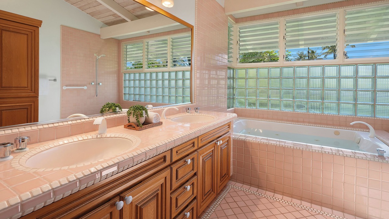 Photo of Bathroom in Kilauea