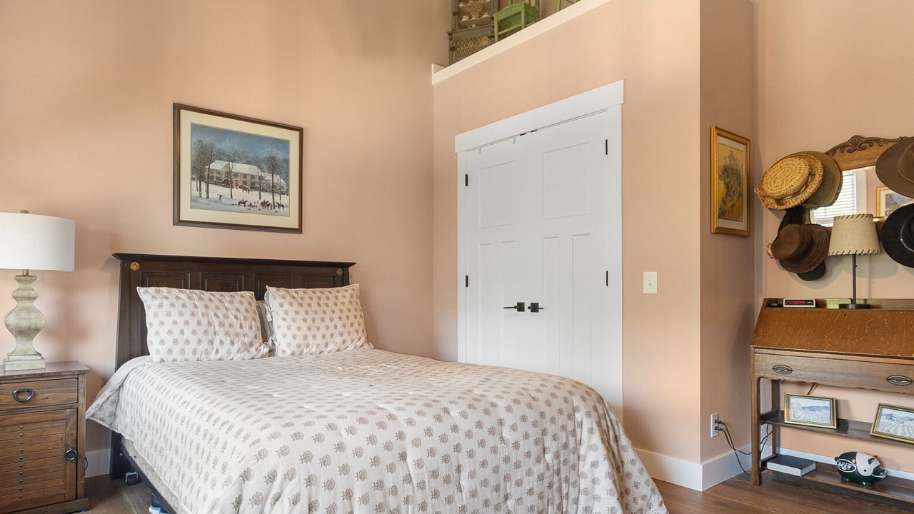 Photo of Bedroom in Saratoga Springs