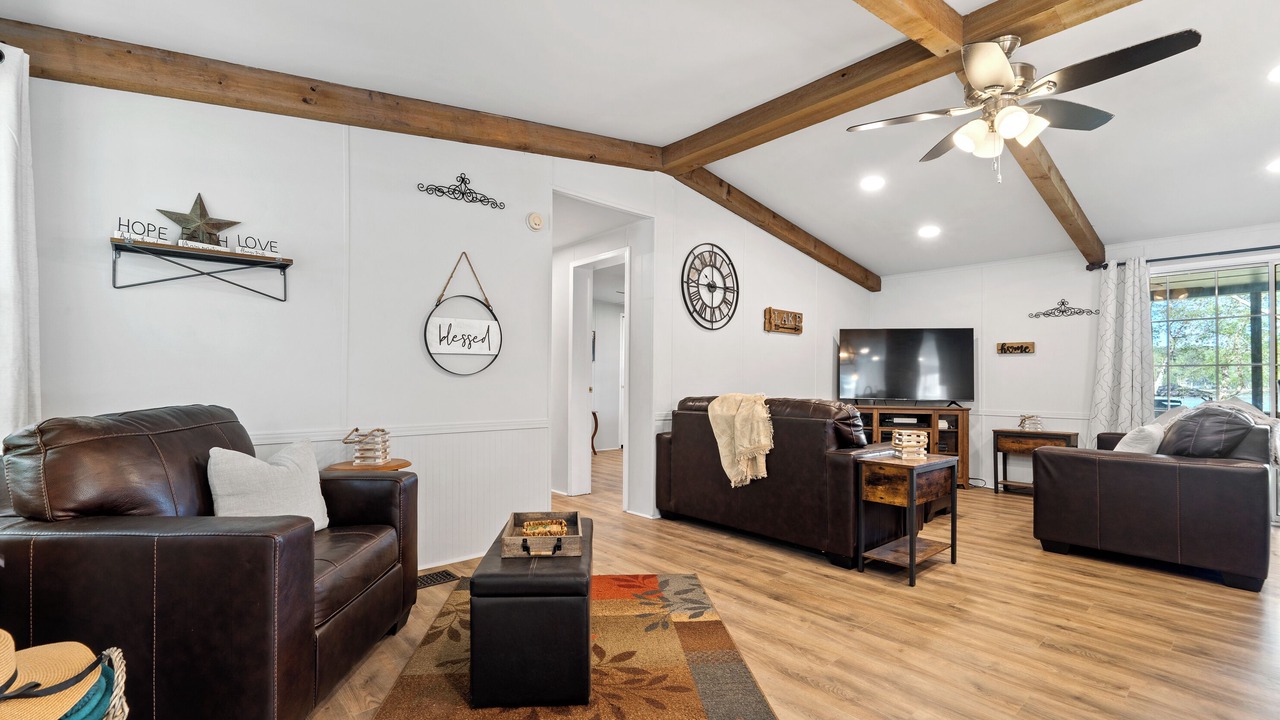 Photo of Livingroom in Eatonton