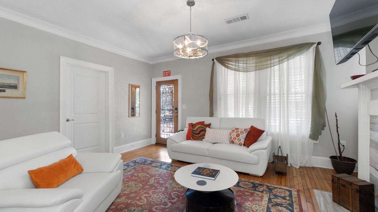 Photo of Livingroom in Old Fourth Ward