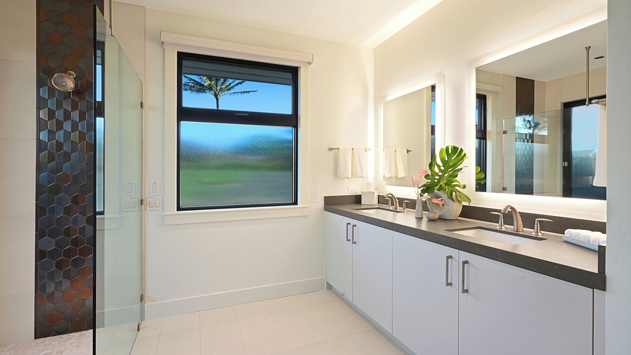 Photo of Bathroom in Poipu
