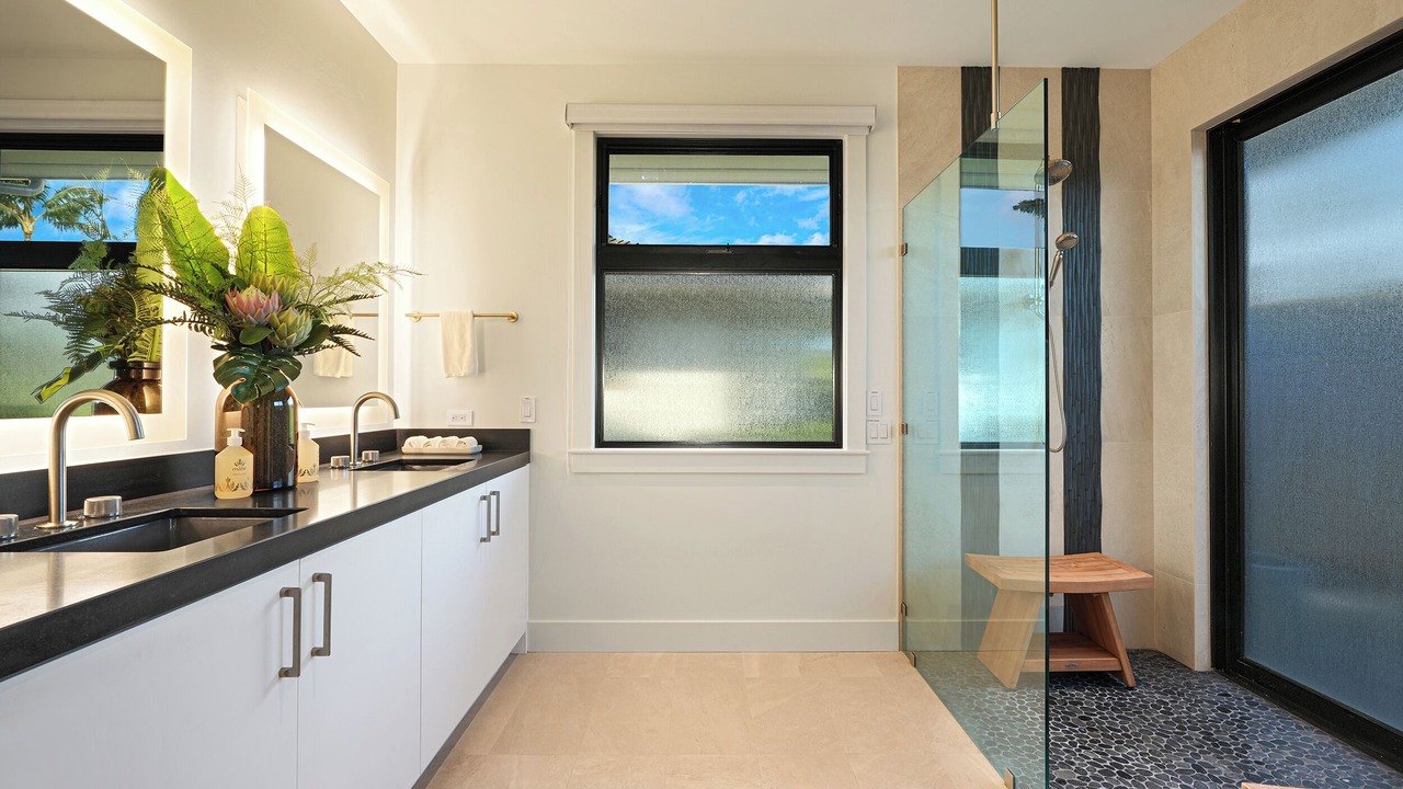 Photo of Bathroom in Poipu