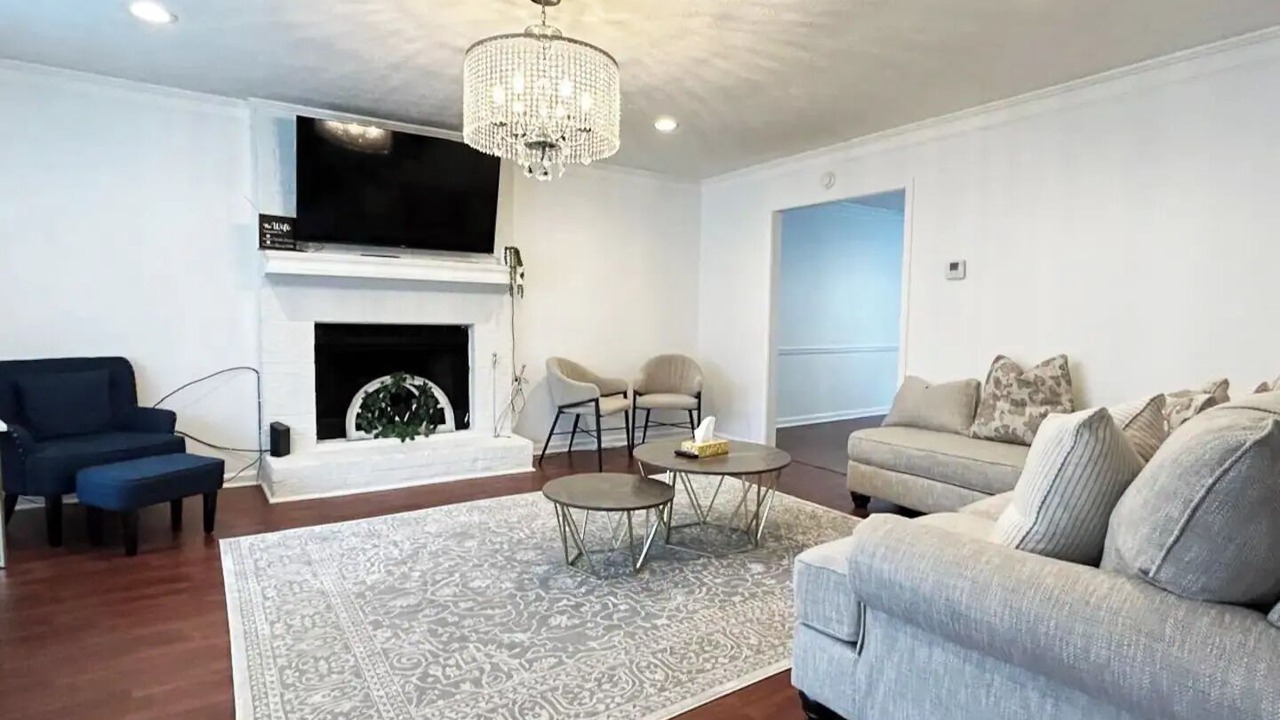 Photo of Livingroom in Stone Mountain