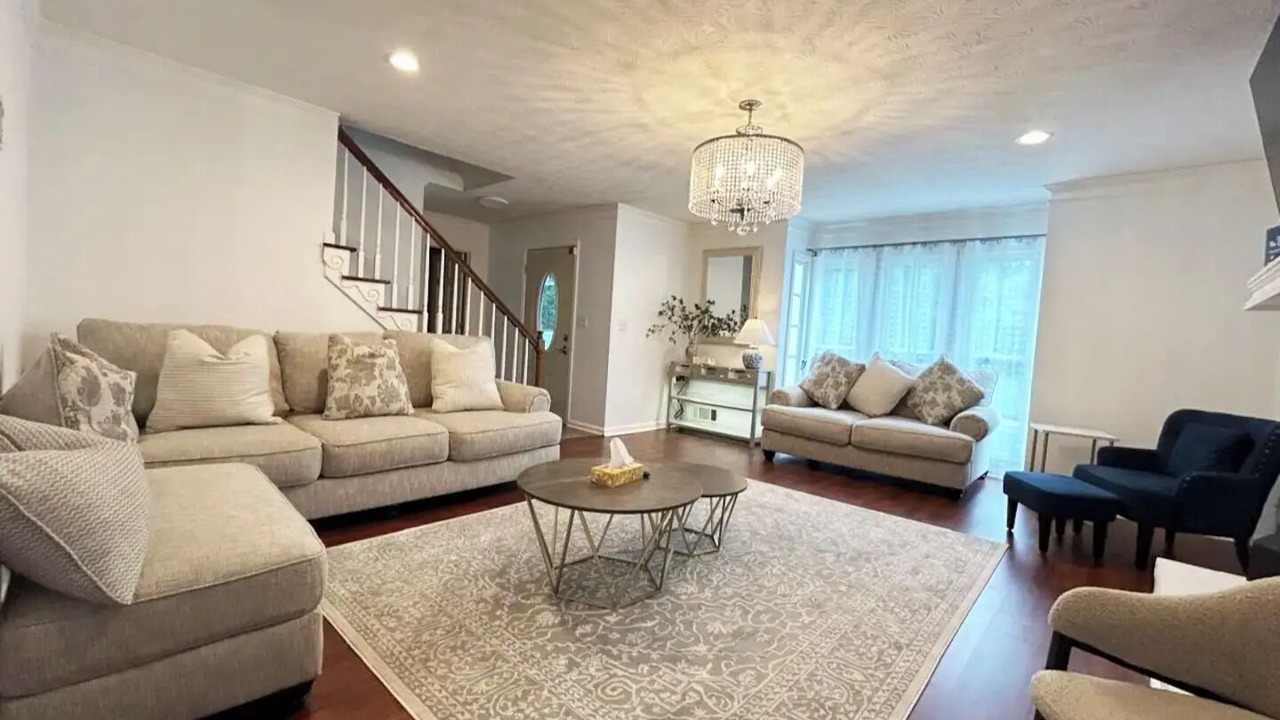 Photo of Livingroom in Stone Mountain