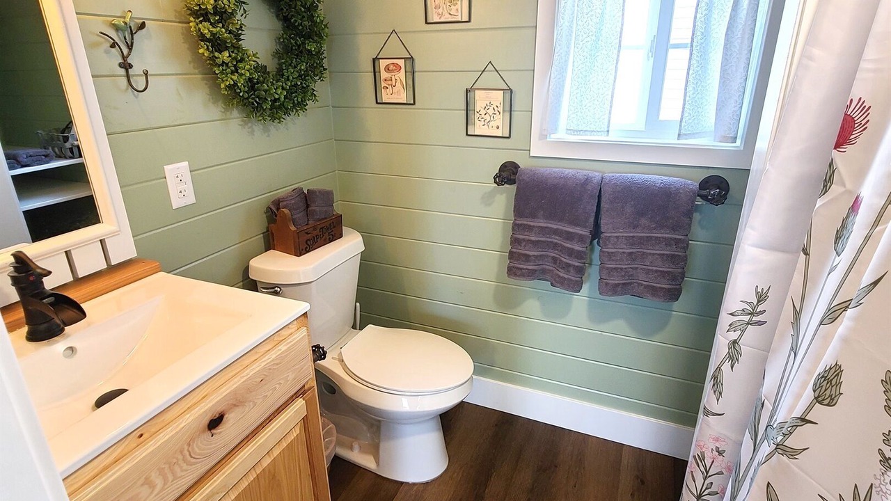 Photo of Bathroom in Lakeside