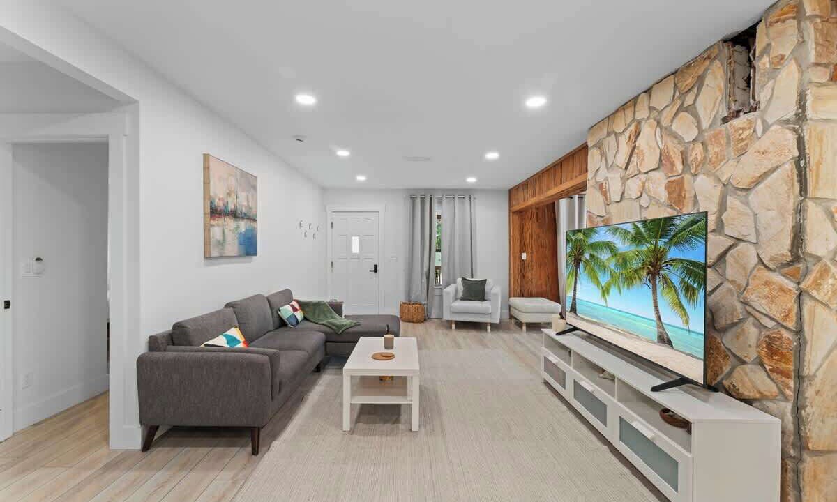Photo of Livingroom in Orange Park