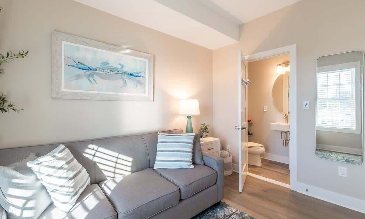Photo of Livingroom in Caine Woods