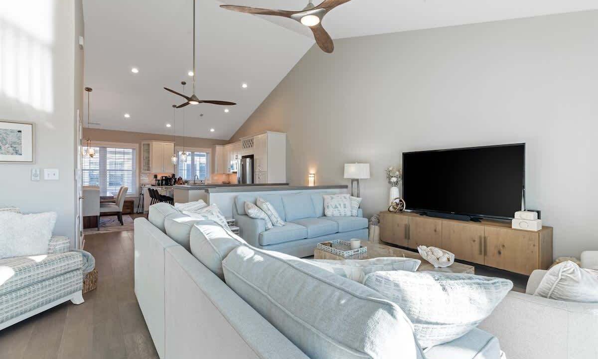 Photo of Livingroom in Caine Woods