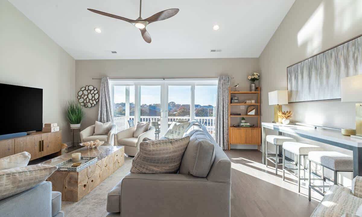 Photo of Livingroom in Caine Woods