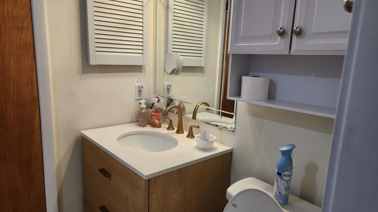 Photo of Bathroom in Dolphin's Cove