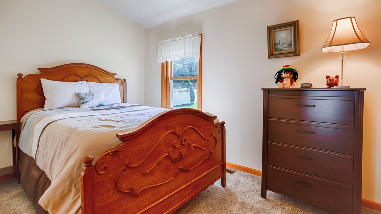 Photo of Bedroom in Town of Benton