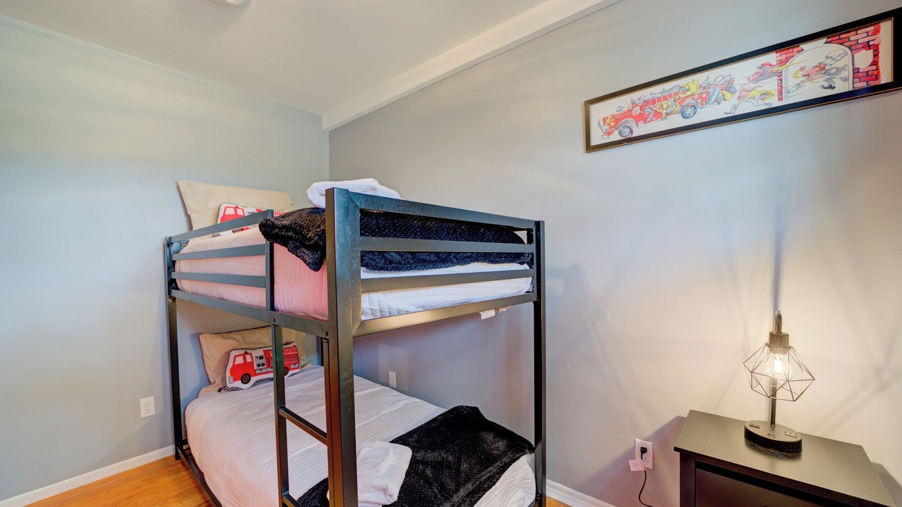 Photo of Bedroom in Lakeside