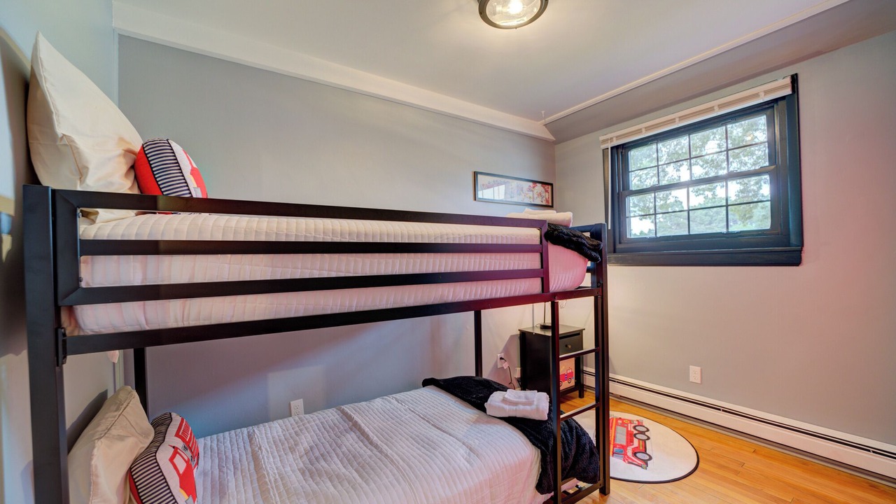 Photo of Bedroom in Lakeside