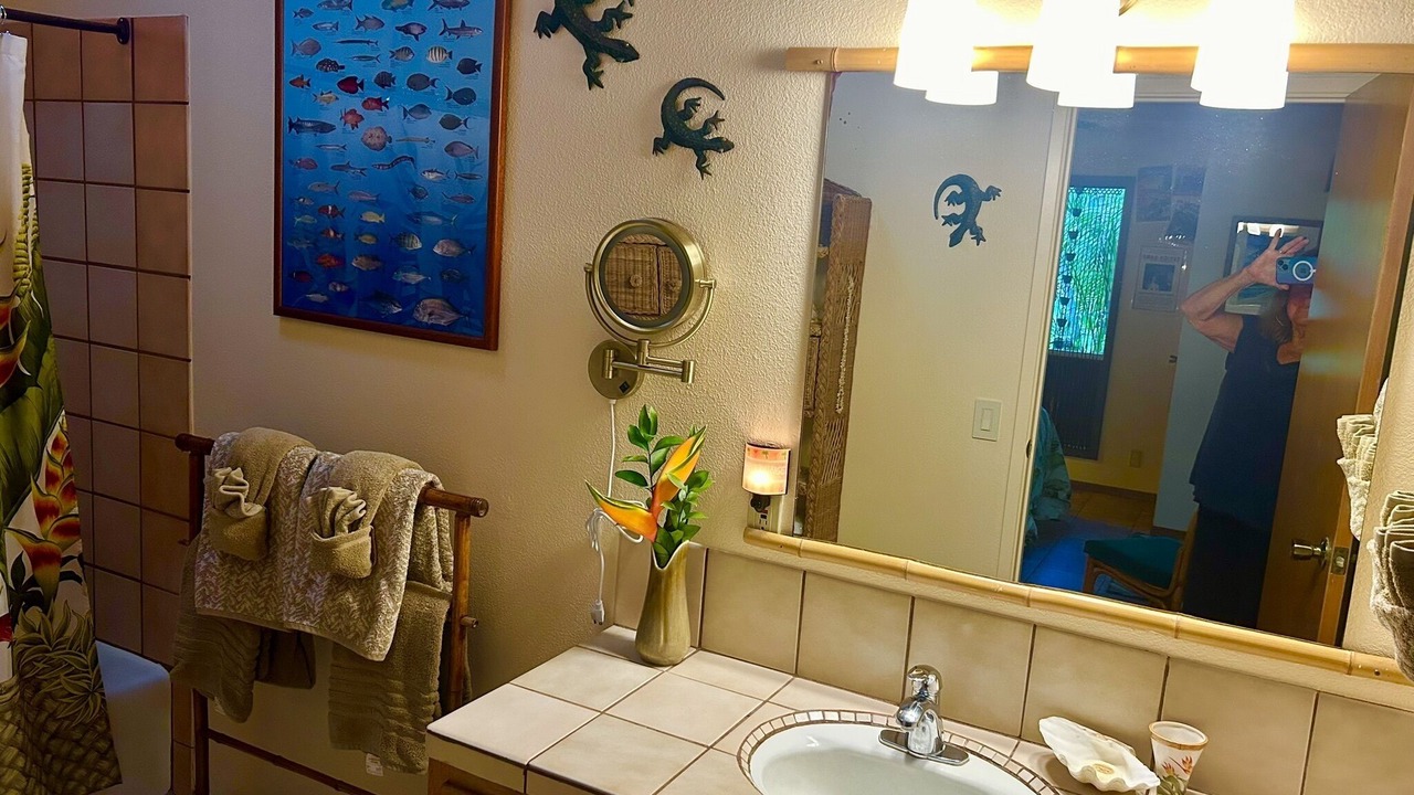 Photo of Bathroom in Wainiha