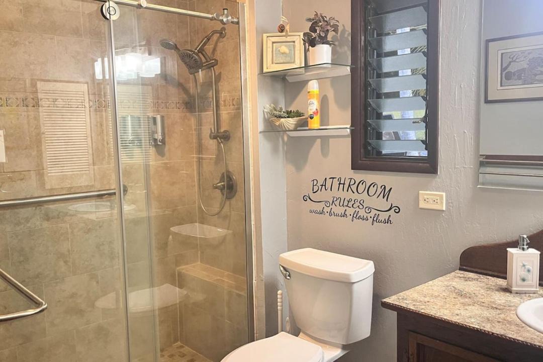Photo of Bathroom in Punaluu