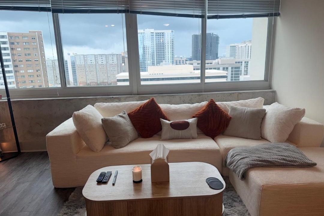 Photo of Livingroom in Peachtree Center