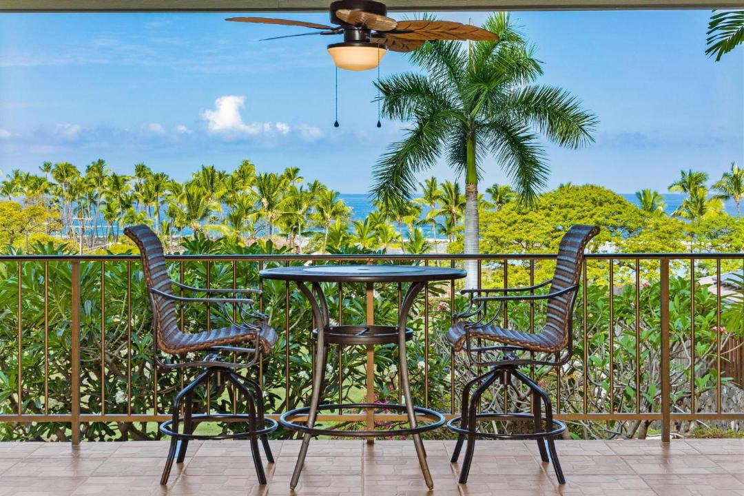 Photo of Patio Balcony in Kahaluu Bay