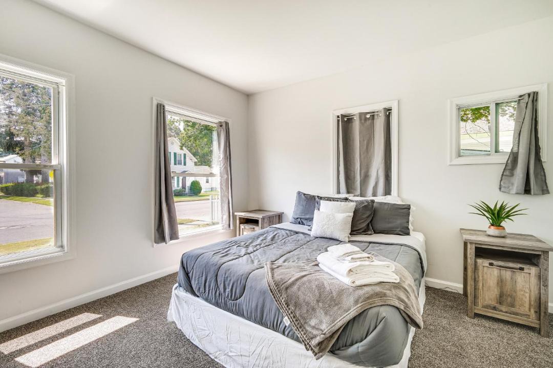 Photo of Bedroom in Glens Falls