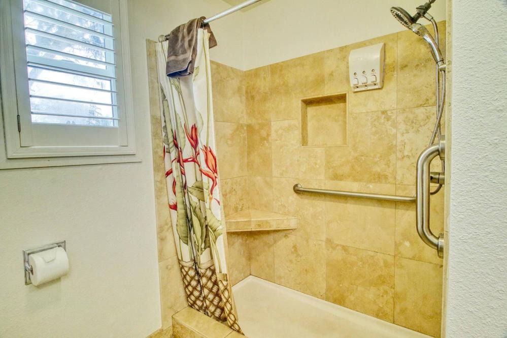 Photo of Bathroom in Kapaa