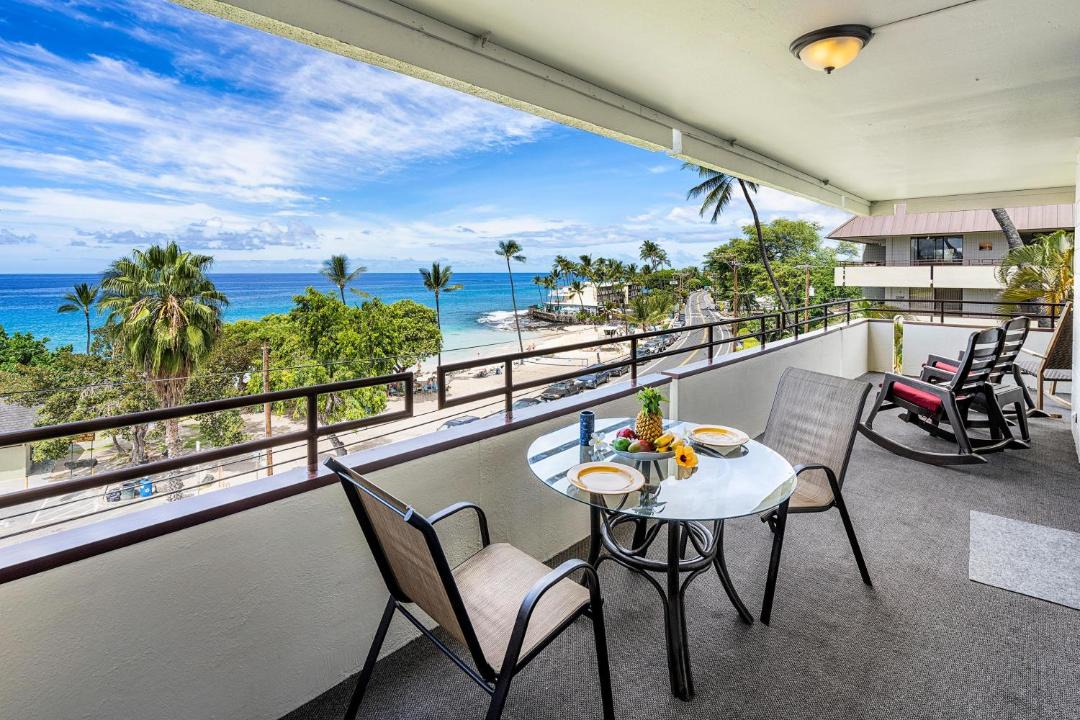 Photo of Patio Balcony in Kahaluu Bay