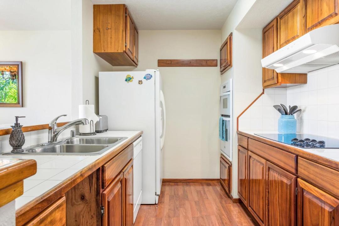 Photo of Kitchen in Kahaluu Bay