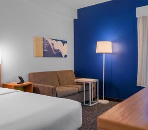 Hampton Inn 